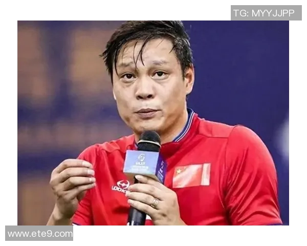 当年绿茵场叱咤风云的足球巨星如今老年风采依旧动人